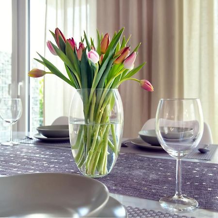 Modern Wohnen I Smart Tv I Terrasse I 2X Parkplatz I 2 Schlafzimmer I 6 Schlafplaetze Bad Oeynhausen Exterior foto