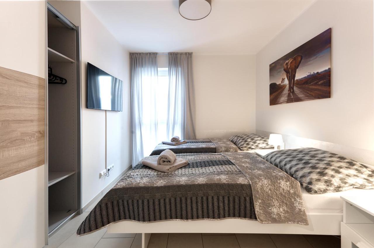 Modern Wohnen I Smart Tv I Terrasse I 2X Parkplatz I 2 Schlafzimmer I 6 Schlafplaetze Bad Oeynhausen Exterior foto