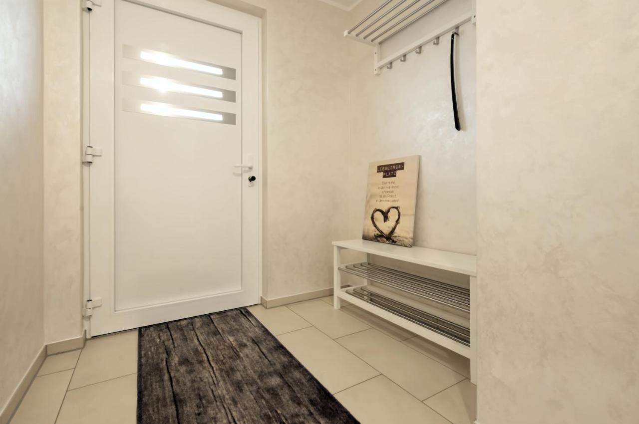 Modern Wohnen I Smart Tv I Terrasse I 2X Parkplatz I 2 Schlafzimmer I 6 Schlafplaetze Bad Oeynhausen Exterior foto